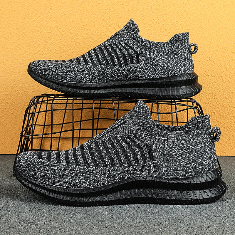 Men's lightweight breathable shoes