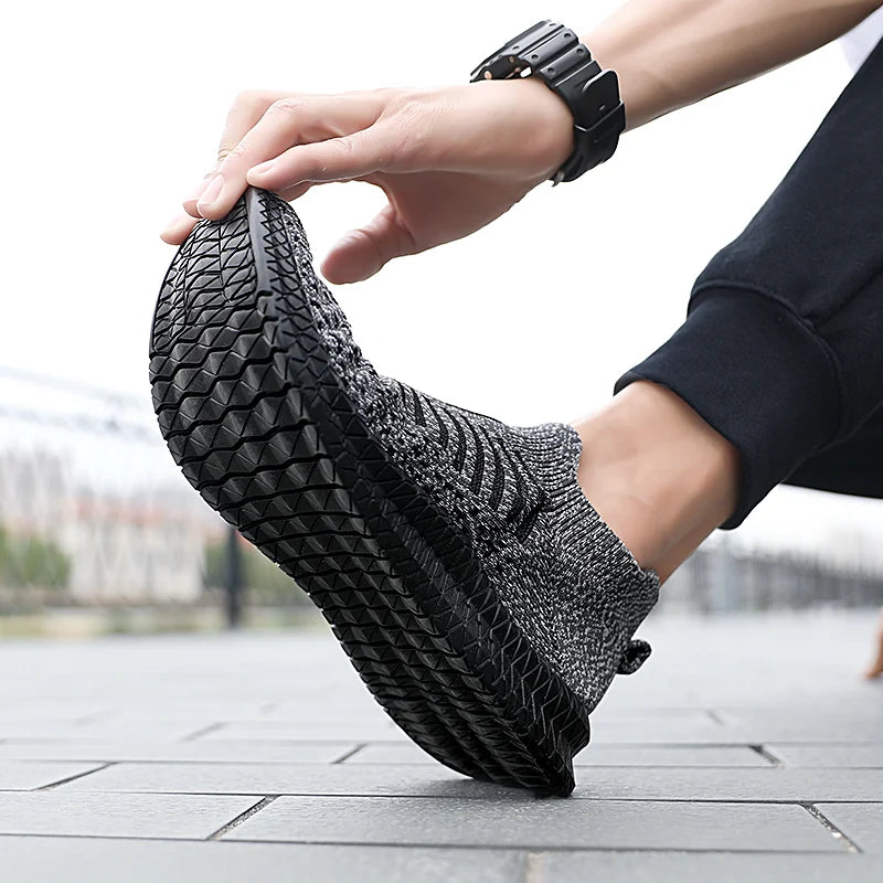 Men's lightweight breathable shoes